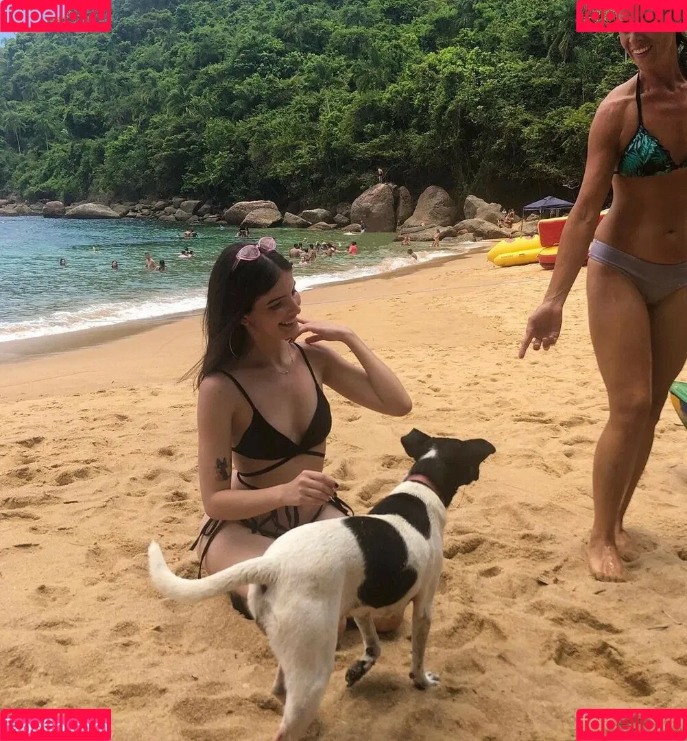 Victoria Ribeiro Onlyfans Photo Gallery 