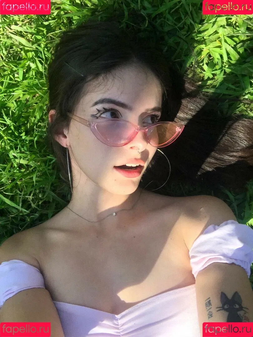 Victoria Ribeiro Onlyfans Photo Gallery 