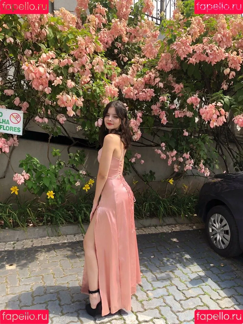Victoria Ribeiro Onlyfans Photo Gallery 