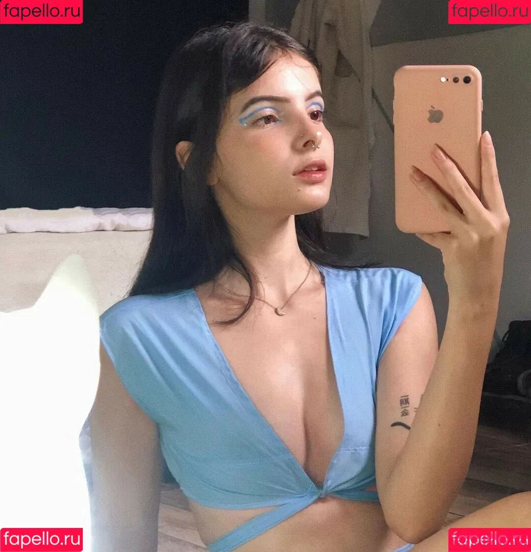 Victoria Ribeiro Onlyfans Photo Gallery 
