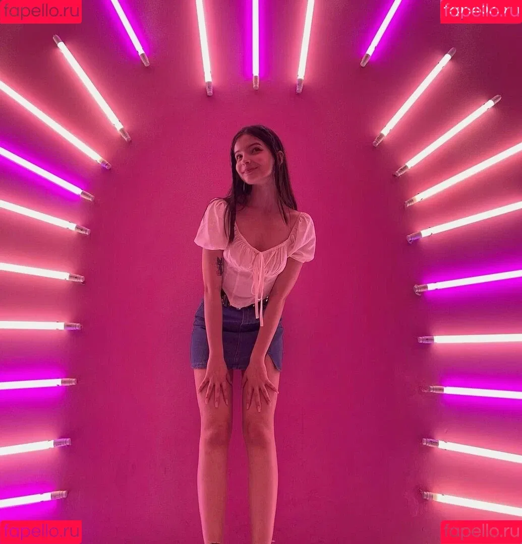 Victoria Ribeiro Onlyfans Photo Gallery 
