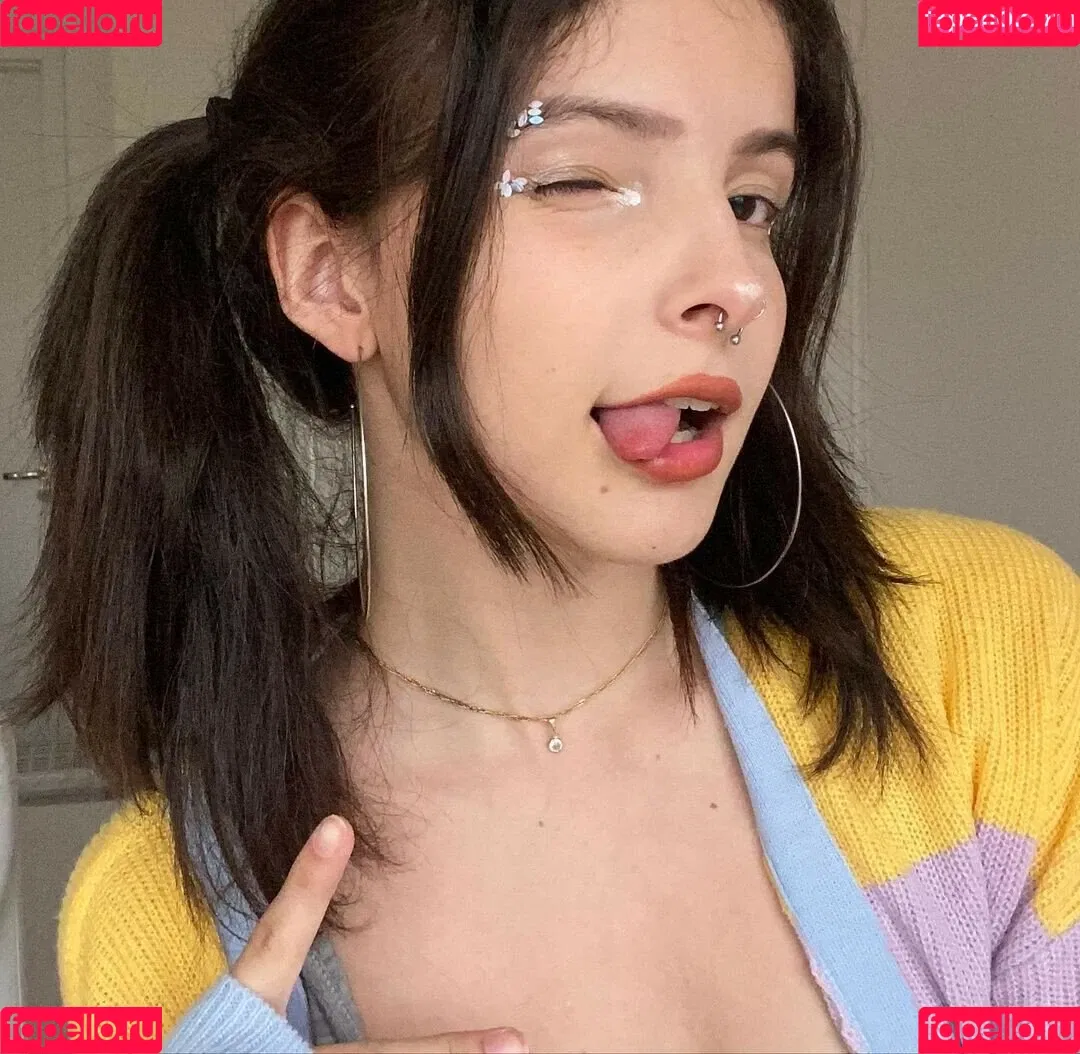 Victoria Ribeiro Onlyfans Photo Gallery 