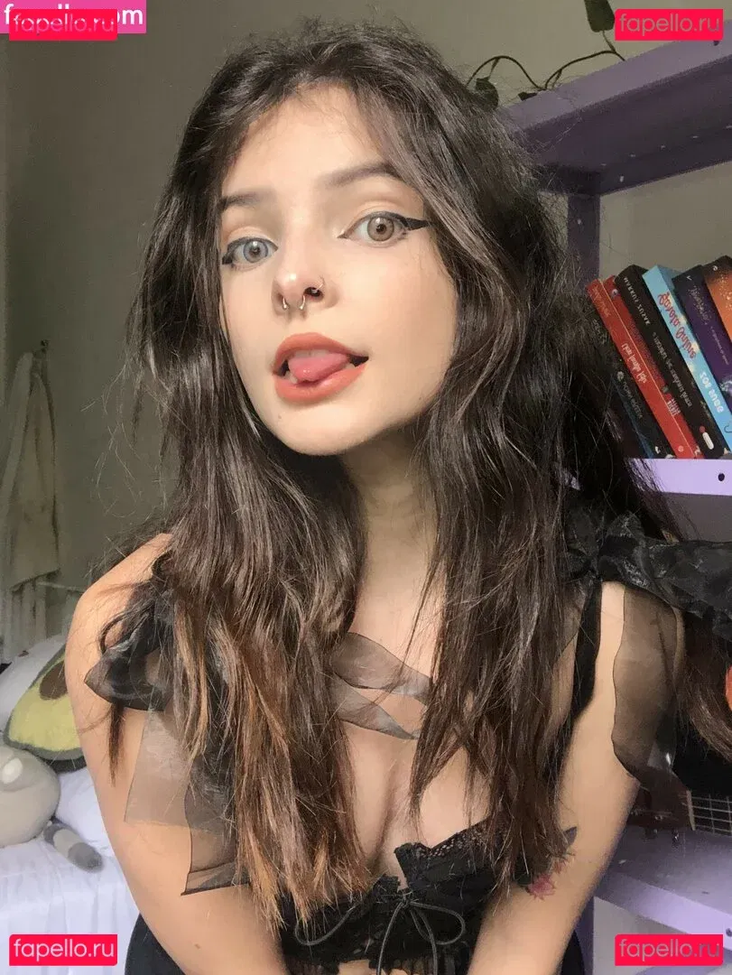 Victoria Ribeiro Onlyfans Photo Gallery 