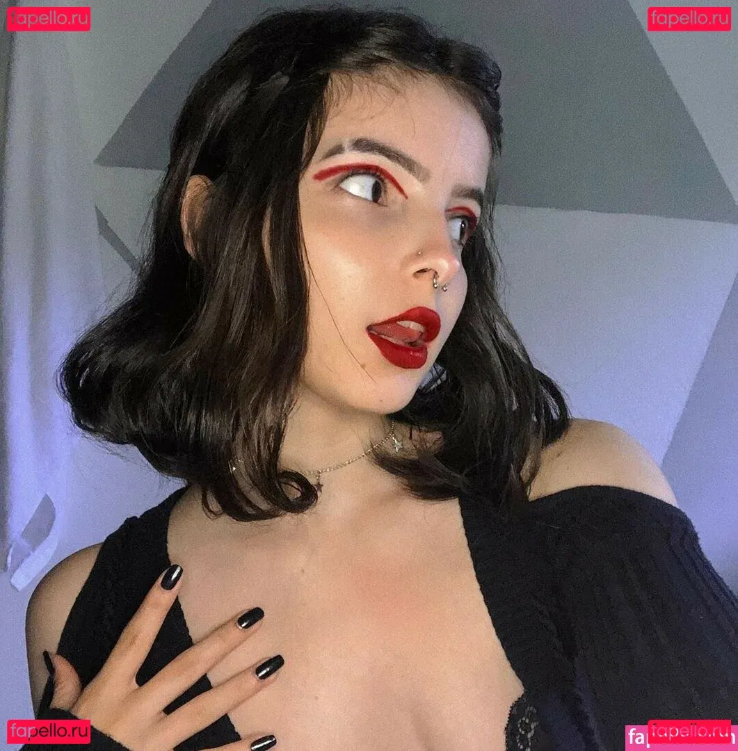 Victoria Ribeiro Onlyfans Photo Gallery 