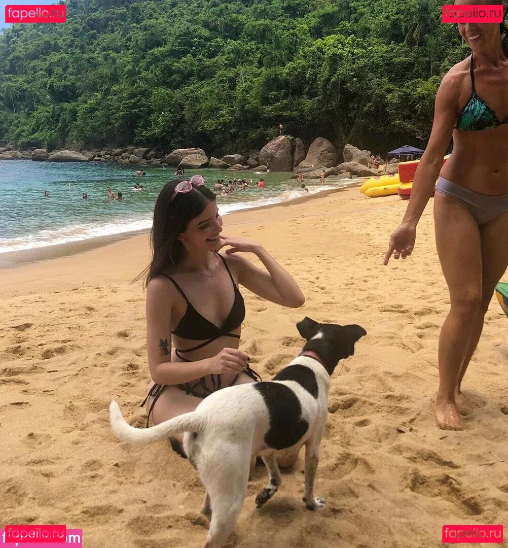 Victoria Ribeiro Onlyfans Photo Gallery 