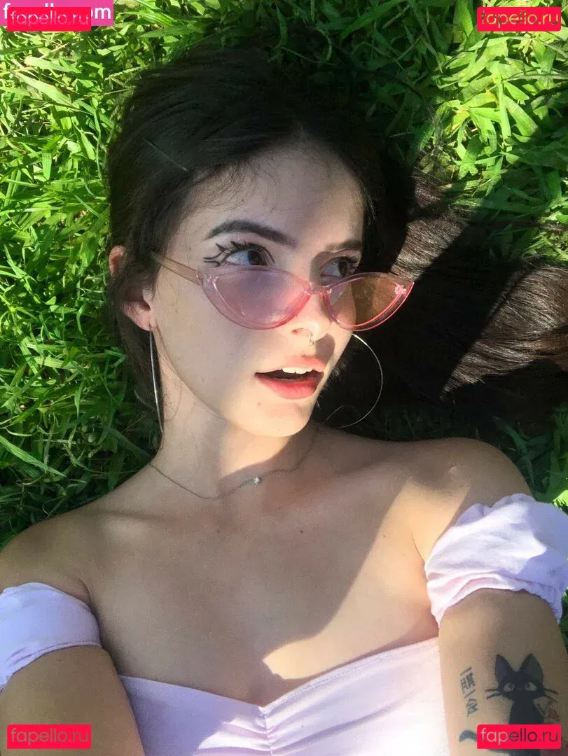 Victoria Ribeiro Onlyfans Photo Gallery 