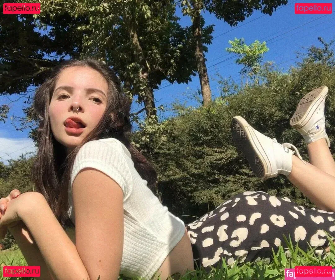 Victoria Ribeiro Onlyfans Photo Gallery 