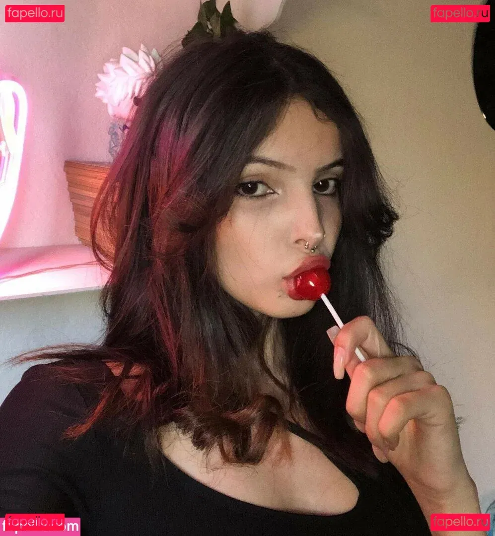 Victoria Ribeiro Onlyfans Photo Gallery 