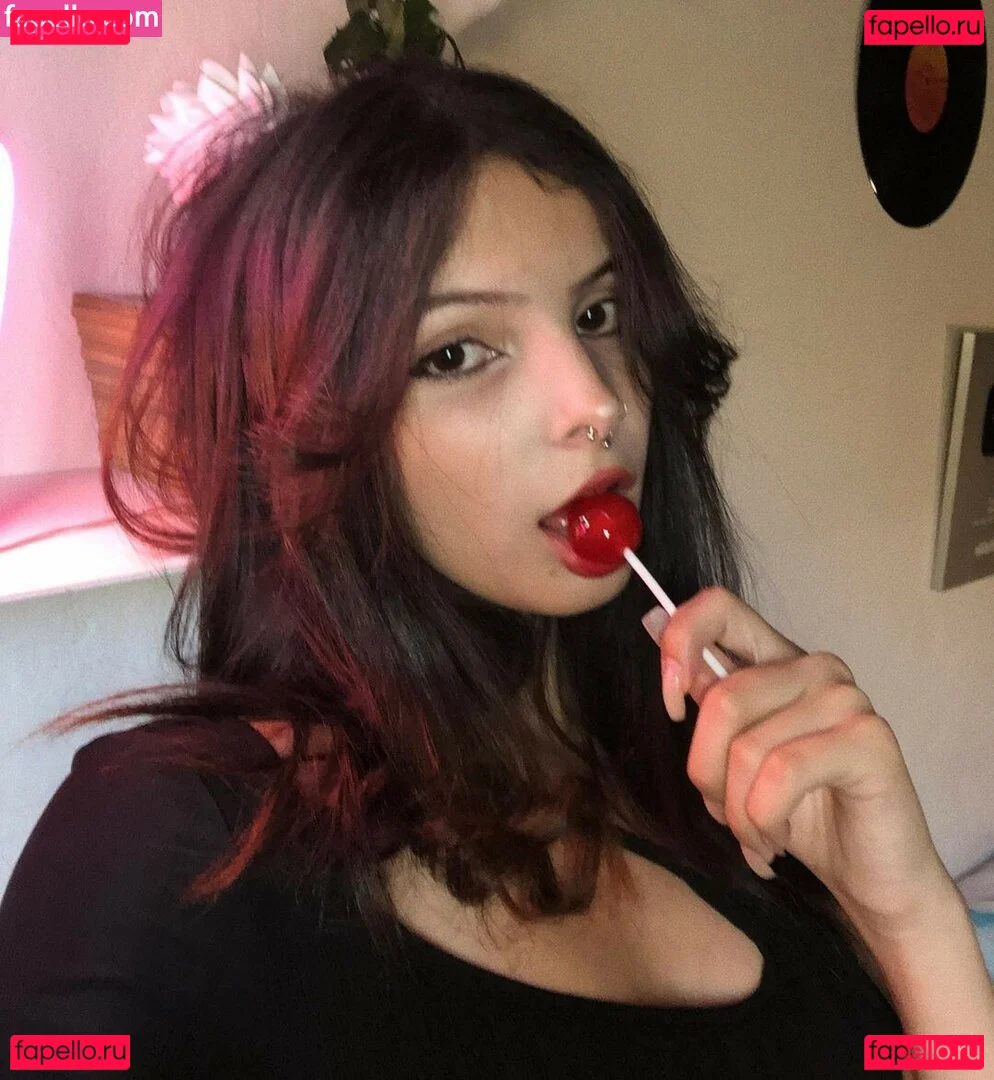 Victoria Ribeiro Onlyfans Photo Gallery 