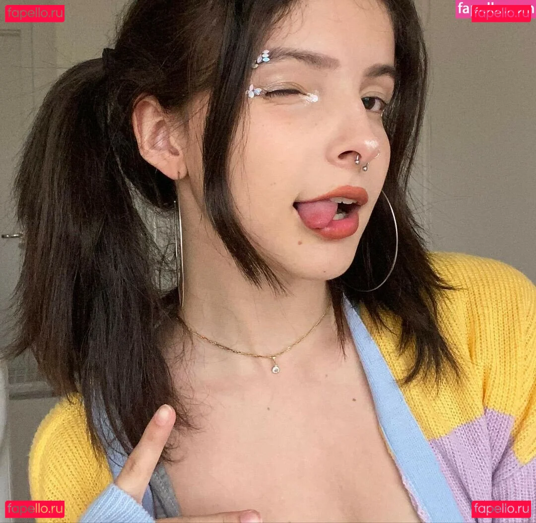 Victoria Ribeiro Onlyfans Photo Gallery 