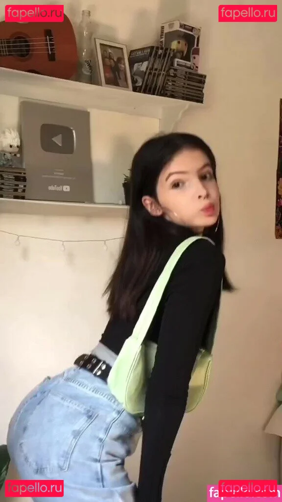 Victoria Ribeiro Onlyfans Photo Gallery 