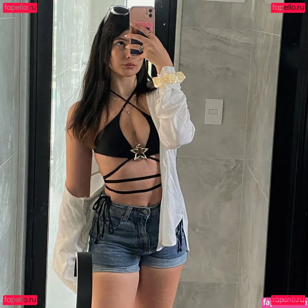 Victoria Ribeiro Onlyfans Photo Gallery 