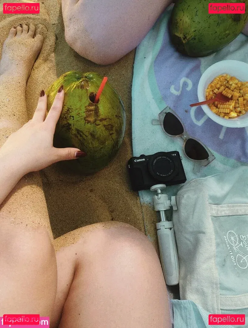 Victoria Ribeiro Onlyfans Photo Gallery 