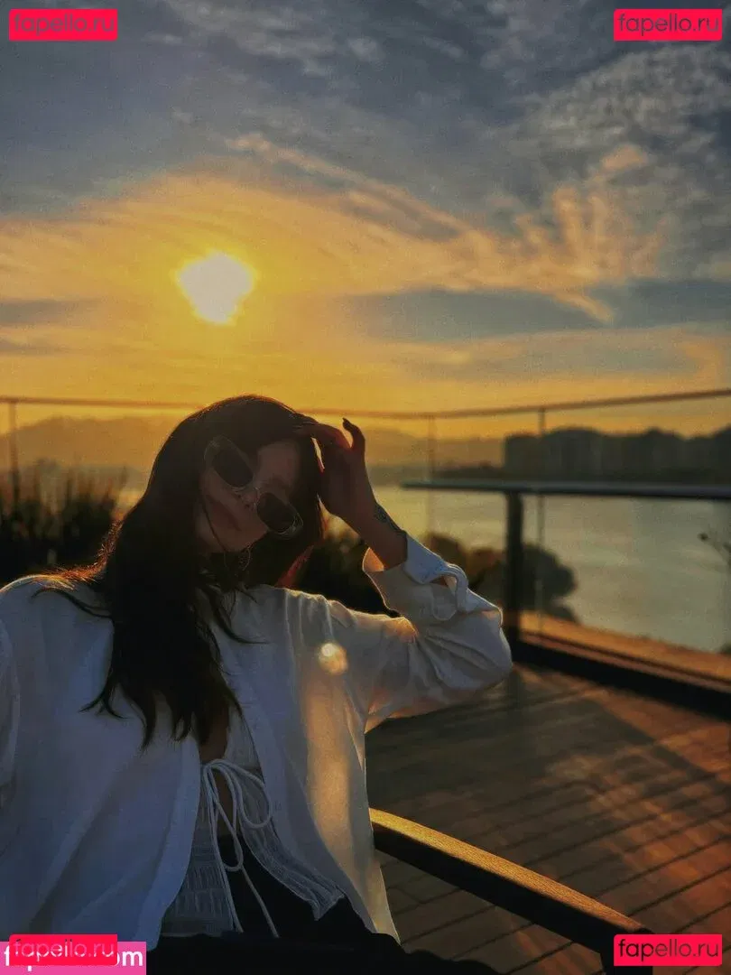 Victoria Ribeiro Onlyfans Photo Gallery 