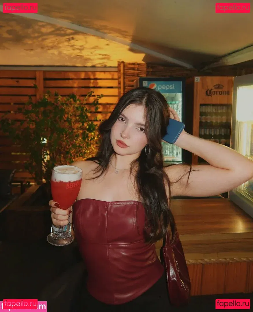 Victoria Ribeiro Onlyfans Photo Gallery 