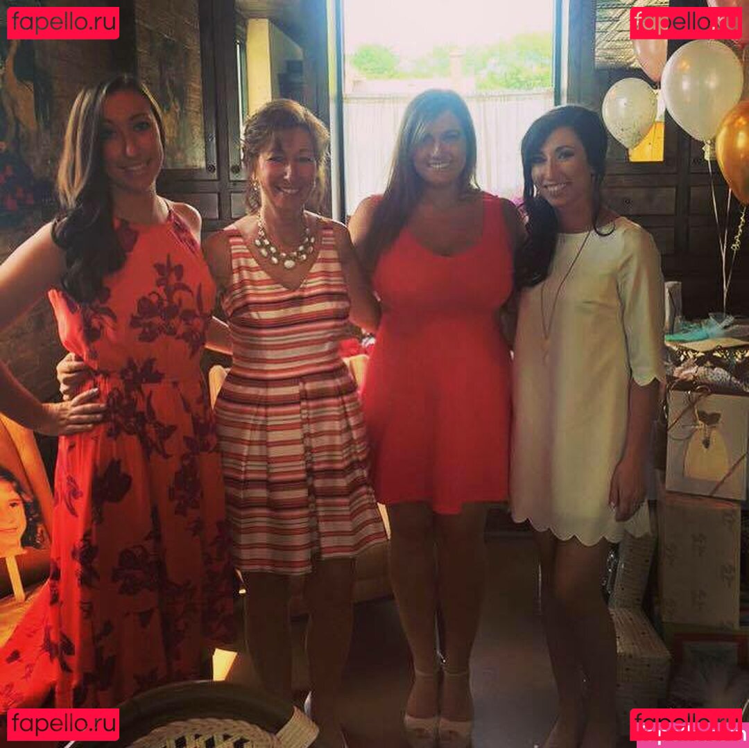 Melissa D / mdelia118 Onlyfans Photo Gallery 