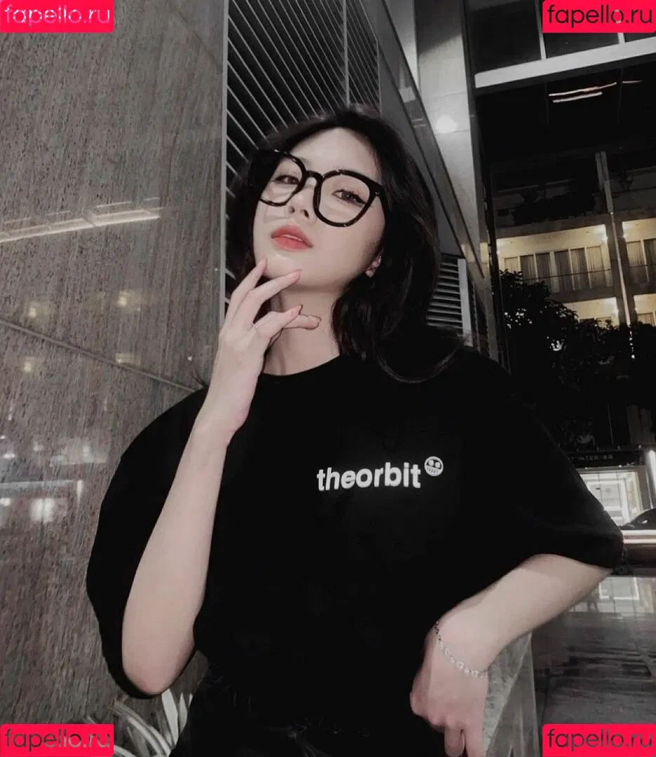 Luna Hwang Onlyfans Photo Gallery 