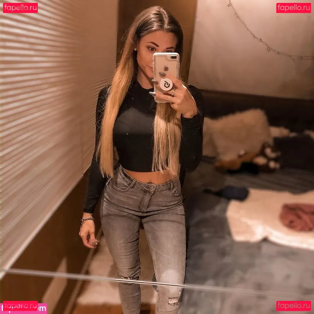 Luna Hwang Onlyfans Photo Gallery 