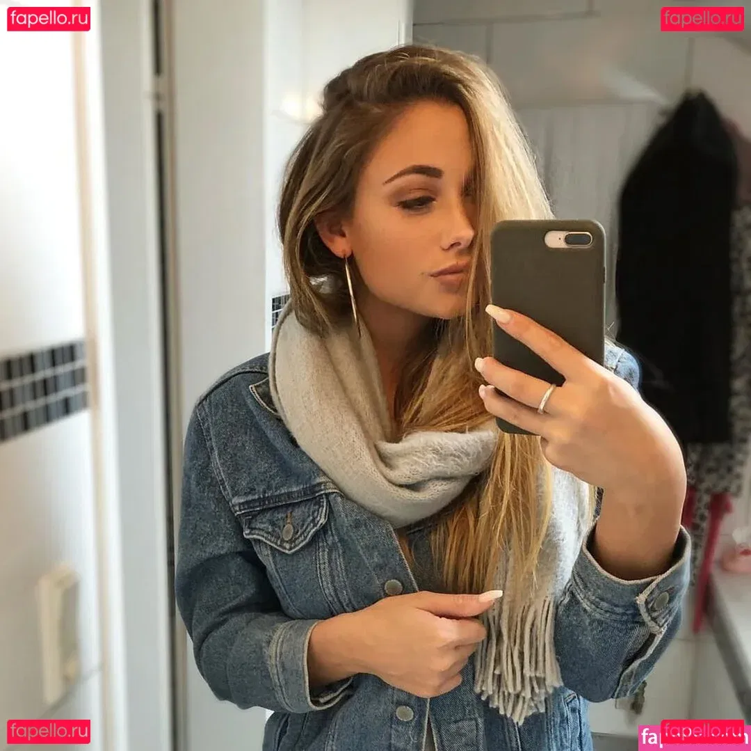 Luna Hwang Onlyfans Photo Gallery 