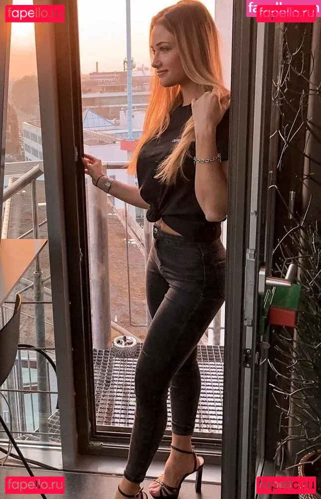 Luna Hwang Onlyfans Photo Gallery 