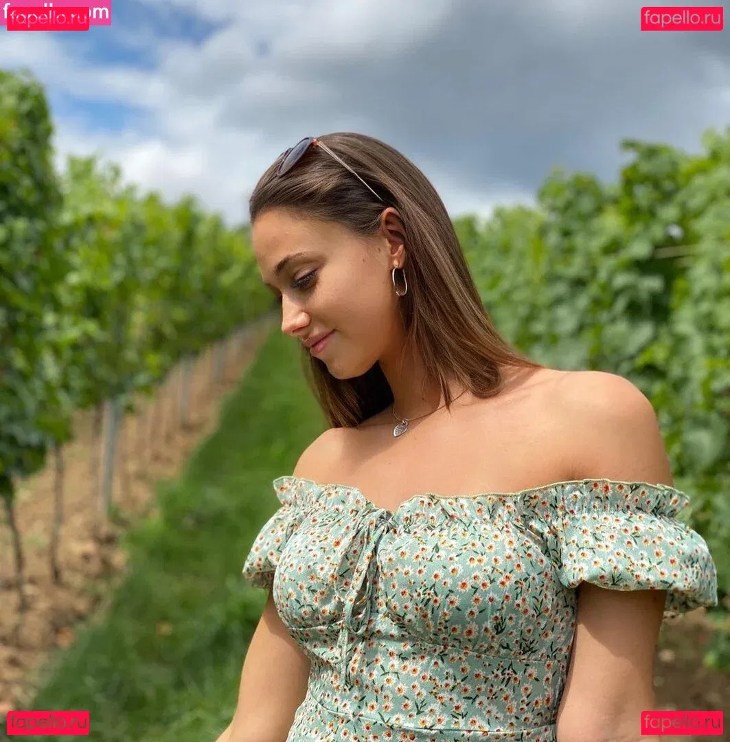 Luna Hwang Onlyfans Photo Gallery 