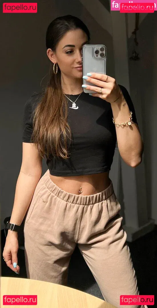 Luna Hwang Onlyfans Photo Gallery 