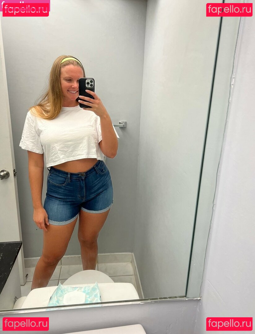 debiiworks / iambigduch Onlyfans Photo Gallery 