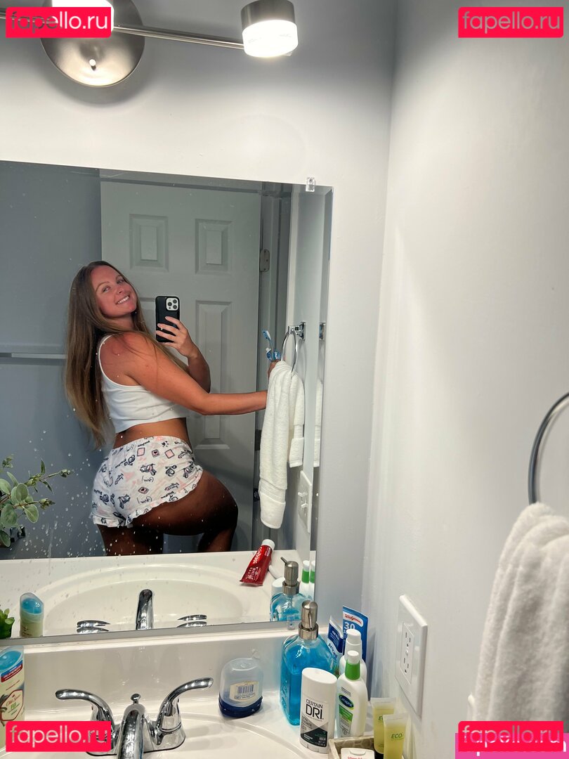 debiiworks / iambigduch Onlyfans Photo Gallery 