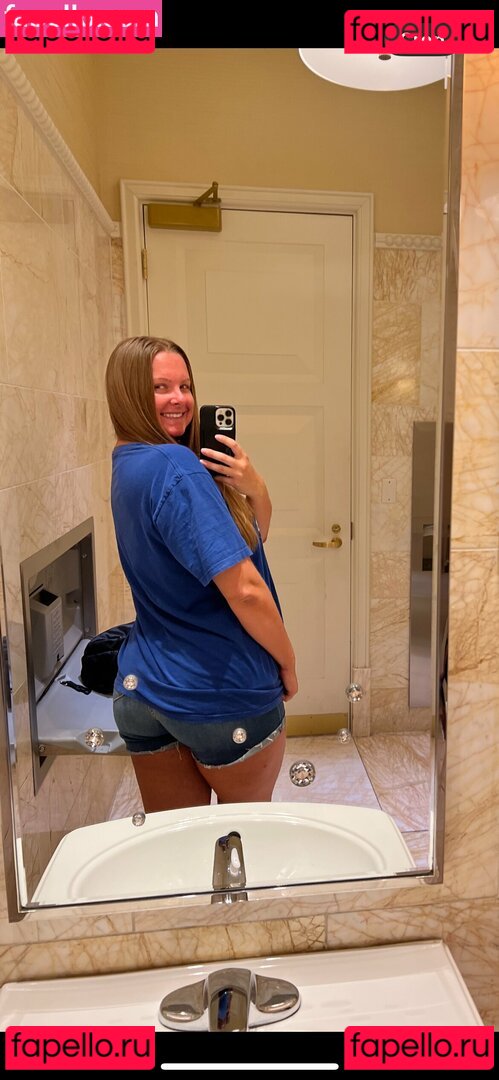 debiiworks / iambigduch Onlyfans Photo Gallery 