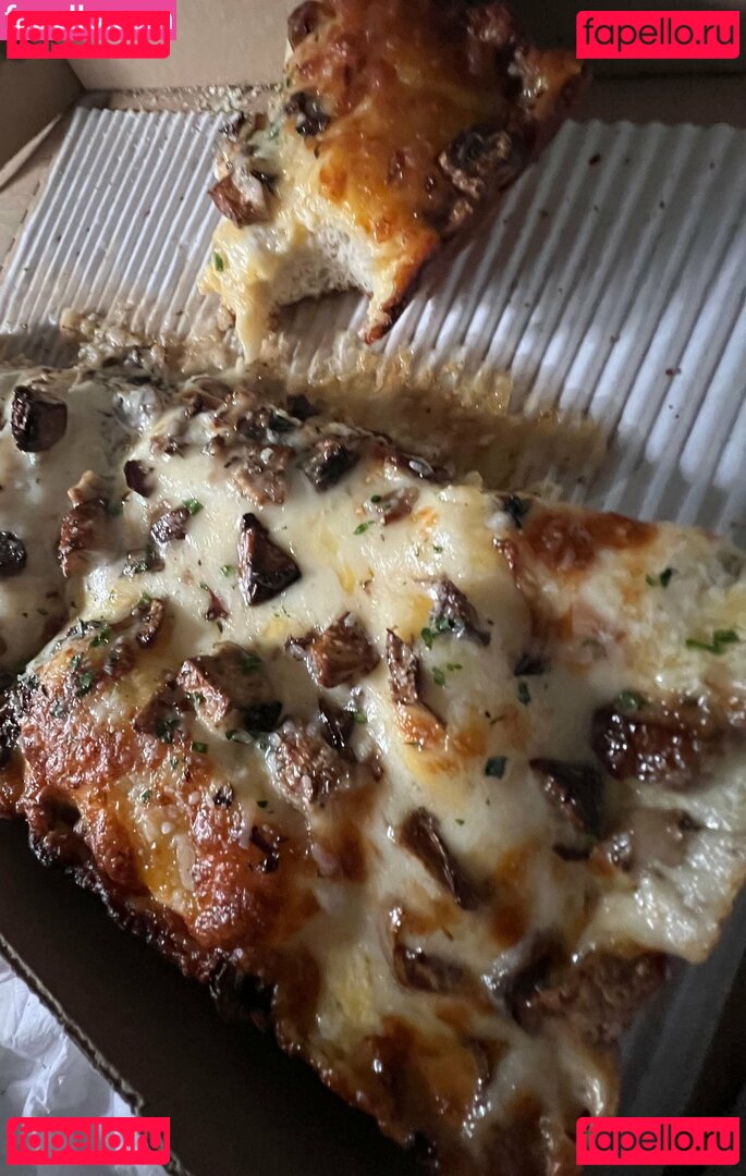 debiiworks / iambigduch Onlyfans Photo Gallery 