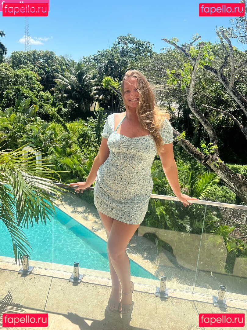 debiiworks / iambigduch Onlyfans Photo Gallery 