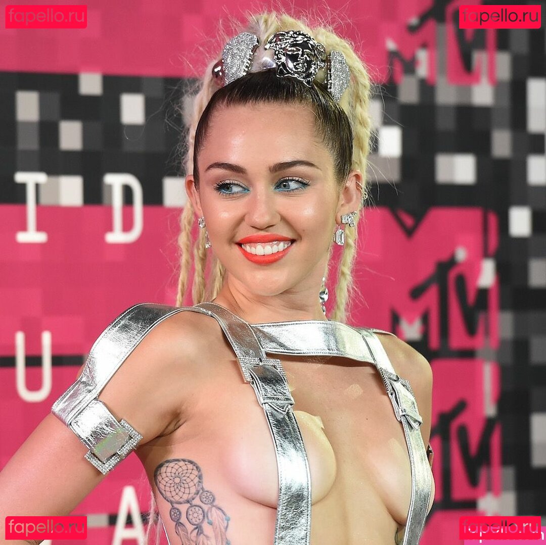 Cyrus Miley Nude Onlyfans Photo 45