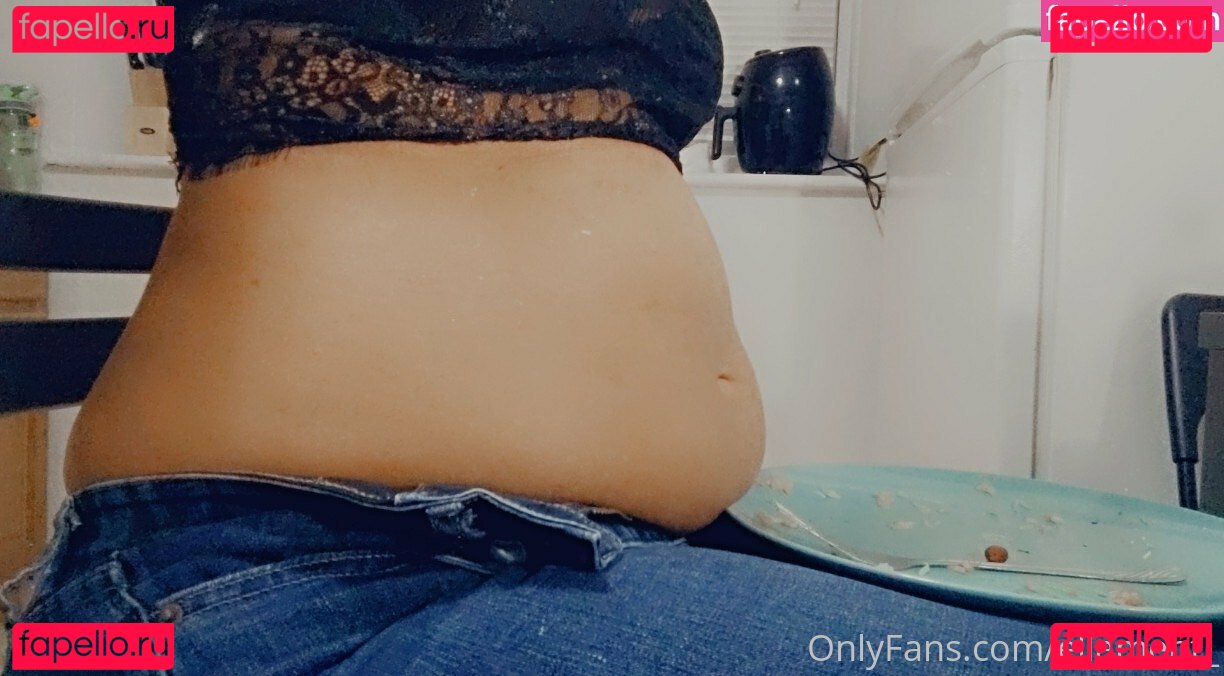 ellaeating / ellaeats Onlyfans Photo Gallery 