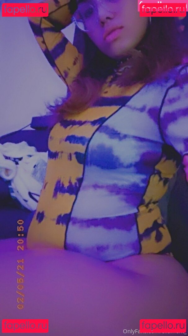 ellaeating / ellaeats Onlyfans Photo Gallery 