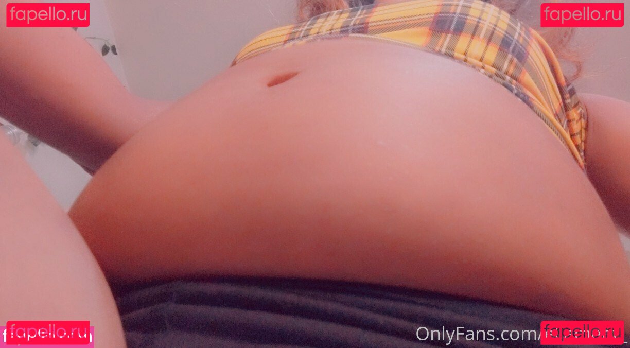 ellaeating / ellaeats Onlyfans Photo Gallery 