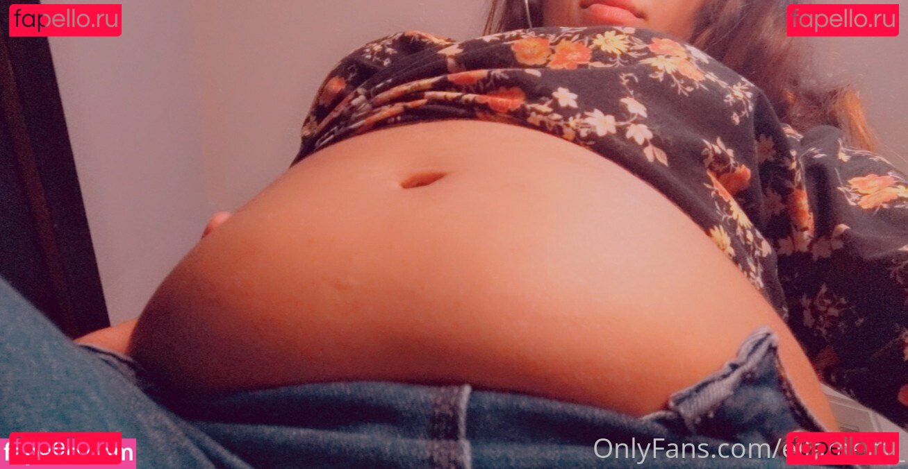 ellaeating / ellaeats Onlyfans Photo Gallery 