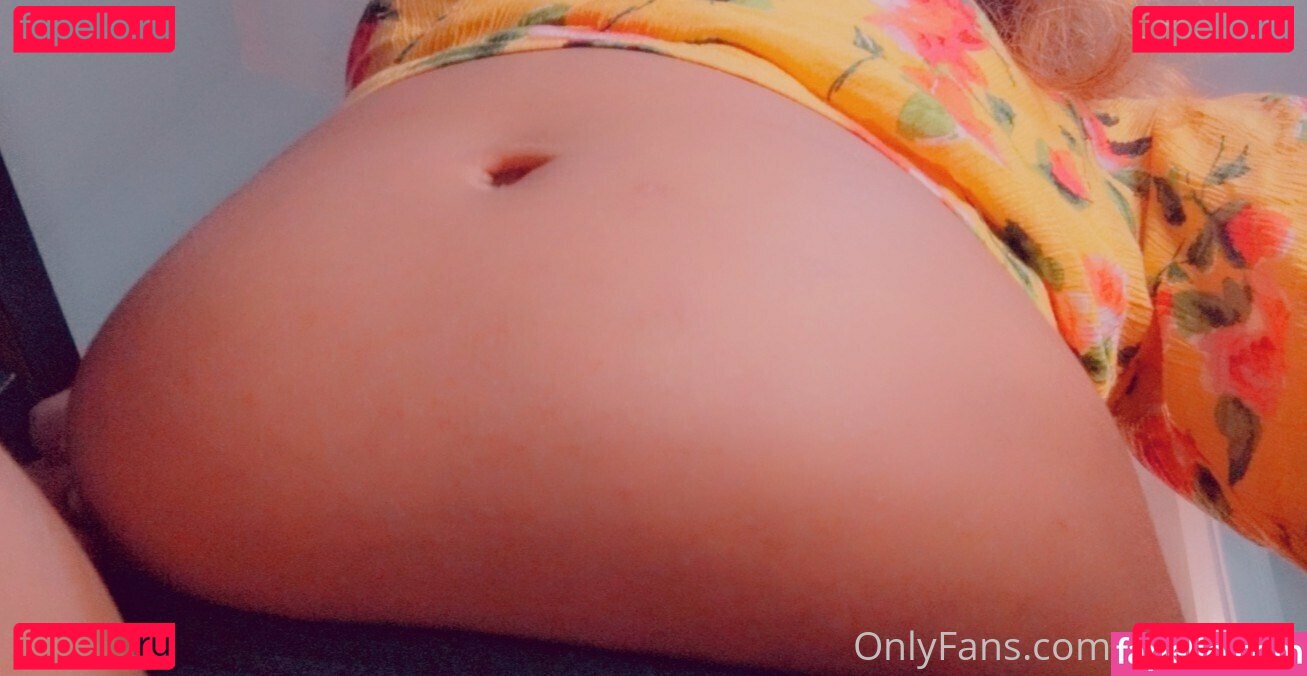 ellaeating / ellaeats Onlyfans Photo Gallery 