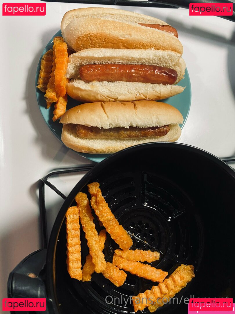 ellaeating / ellaeats Onlyfans Photo Gallery 