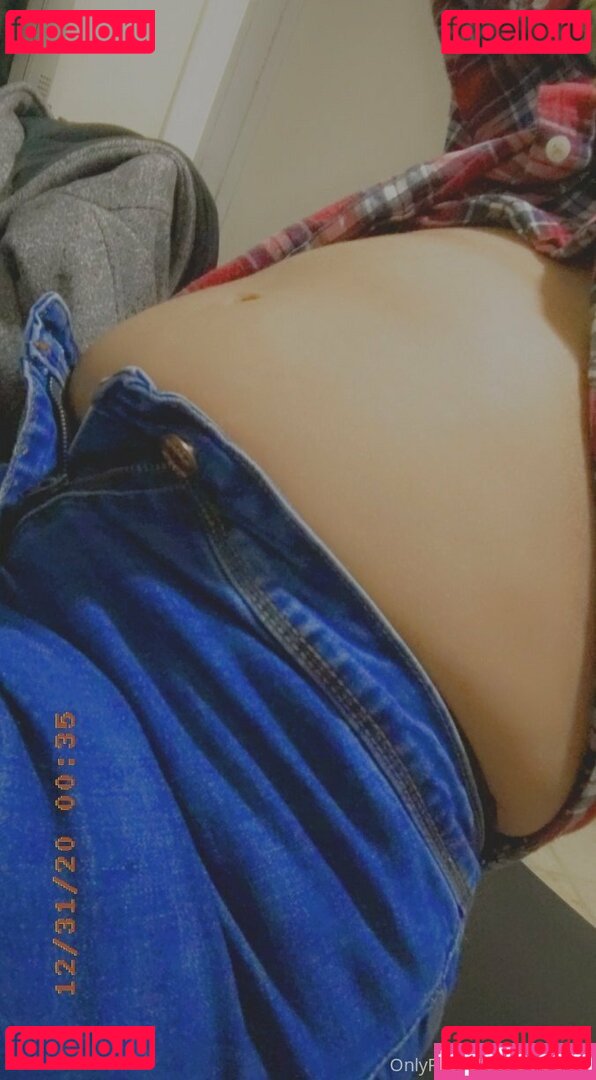 ellaeating / ellaeats Onlyfans Photo Gallery 