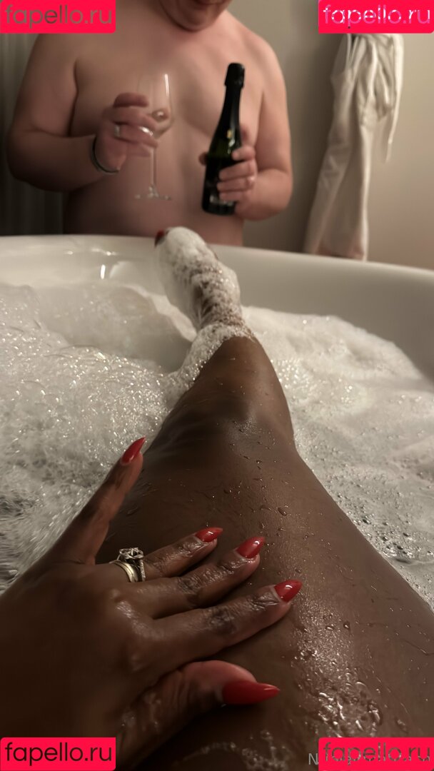 madam___caramel Onlyfans Photo Gallery 