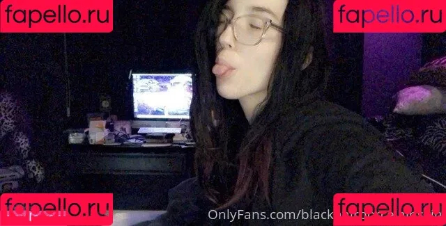 blackhairporcelainskin Onlyfans Photo Gallery 