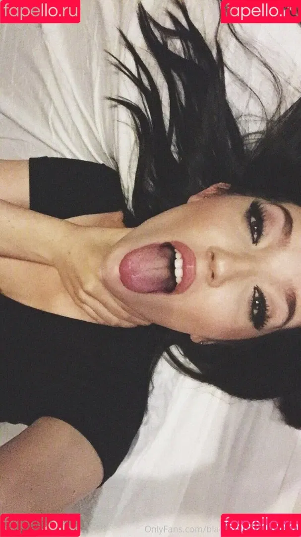 blackhairporcelainskin Onlyfans Photo Gallery 