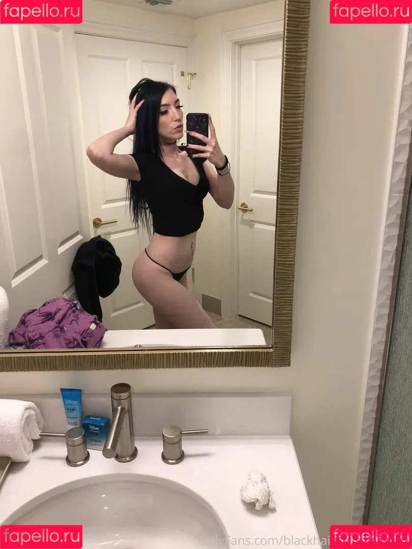 blackhairporcelainskin Onlyfans Photo Gallery 