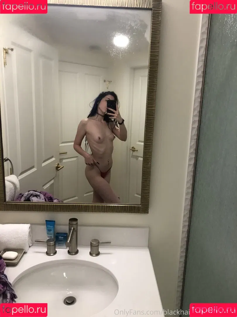 blackhairporcelainskin Onlyfans Photo Gallery 
