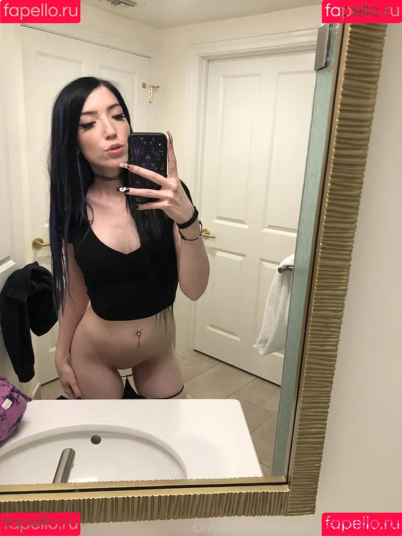 blackhairporcelainskin Onlyfans Photo Gallery 