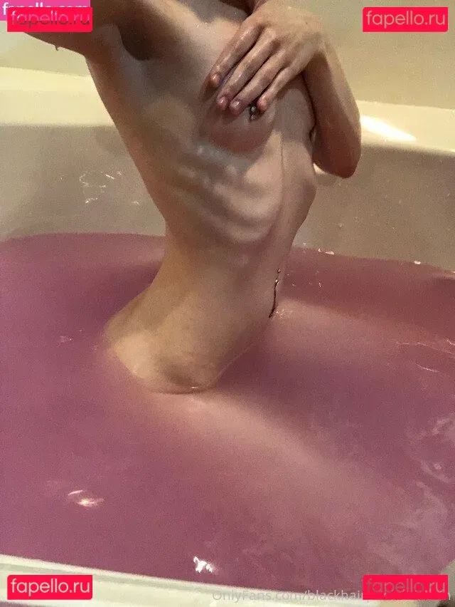 blackhairporcelainskin Onlyfans Photo Gallery 