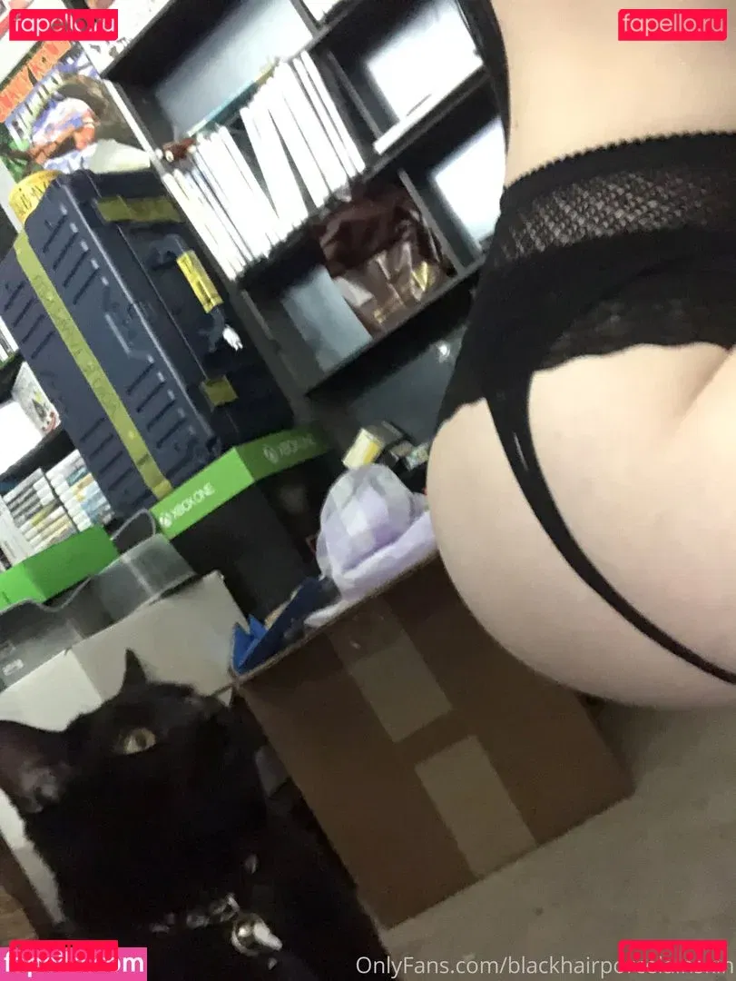 blackhairporcelainskin Onlyfans Photo Gallery 