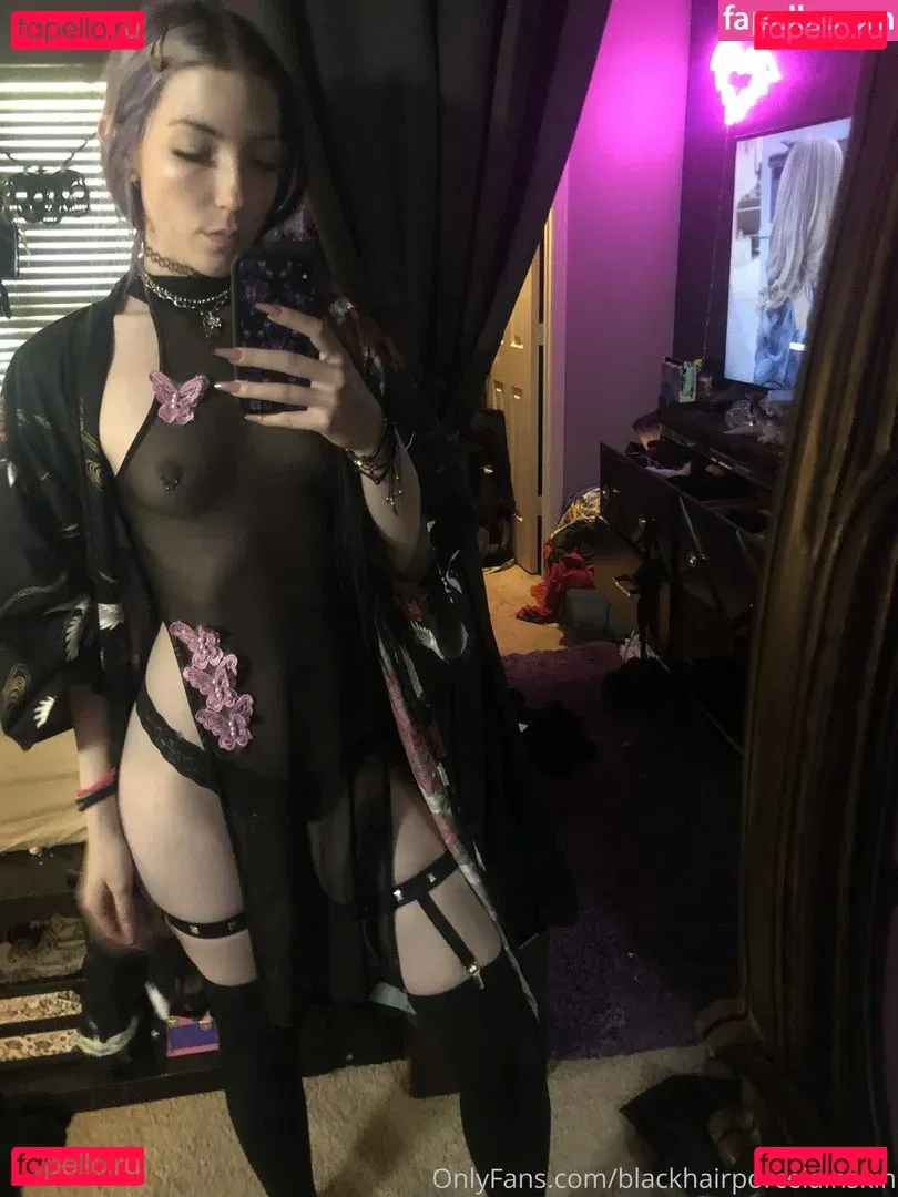 blackhairporcelainskin Onlyfans Photo Gallery 