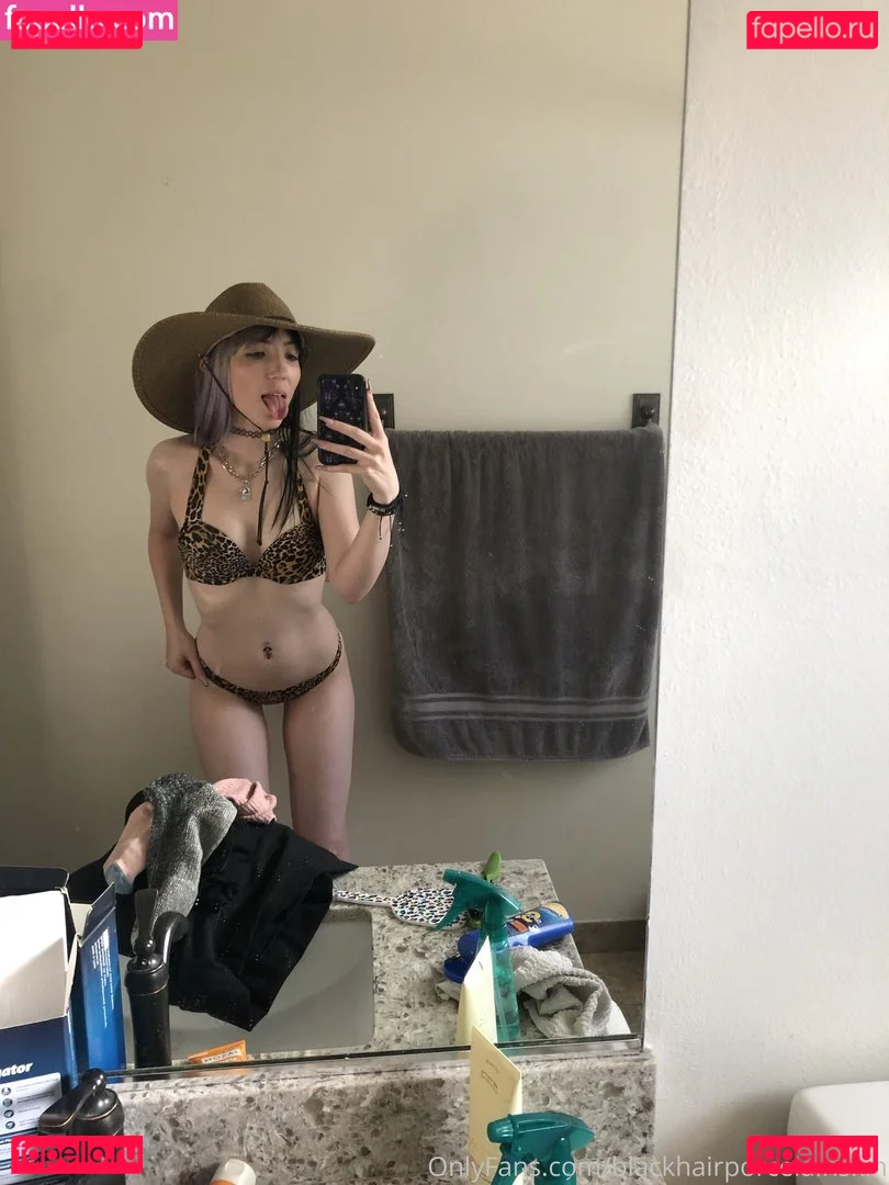 blackhairporcelainskin Onlyfans Photo Gallery 