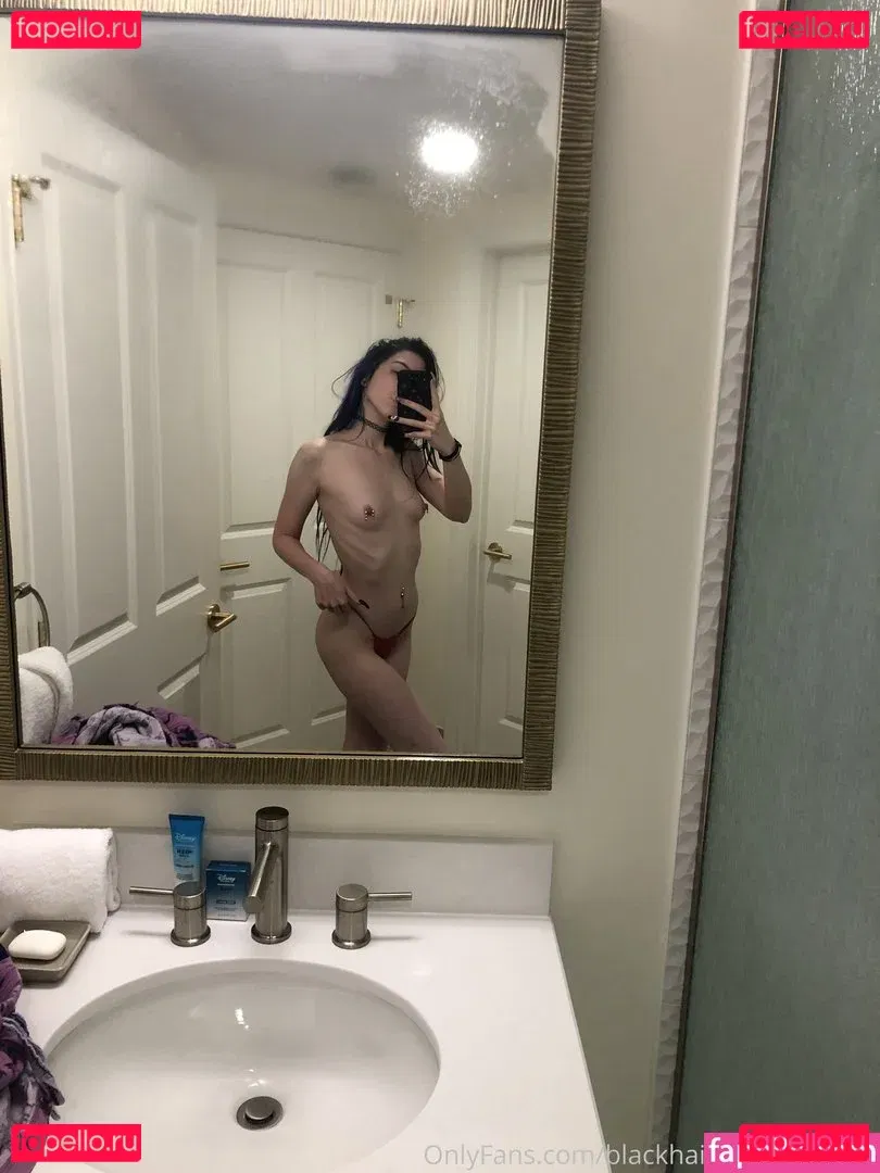 blackhairporcelainskin Onlyfans Photo Gallery 